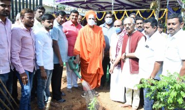 ವನಮಹೋತ್ಸವಕ್ಕೆ ಶ್ರೀಸಿದ್ದಲಿಂಗಸ್ವಾಮೀಜಿ ಚಾಲನೆ