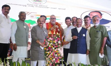 5 ಜಿಲ್ಲೆಗಳಲ್ಲಿ ಗ್ರಾಮಸೇವಾ ಯೋಜನೆ : ಸಿಎಂ ಘೋಷಣೆ ಗ್ರಾಮ ಪಂಚಾಯತಿಯಲ್ಲೇ ಎಲ್ಲ ಸೇವೆಗಳು ಸಿಗುವಂತಾಗಬೇಕು