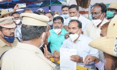 ಪೊಲೀಸರೊಂದಿಗೆ ಜೆಡಿಎಸ್ ಮುಖಂಡರ ವಾಗ್ವಾದ