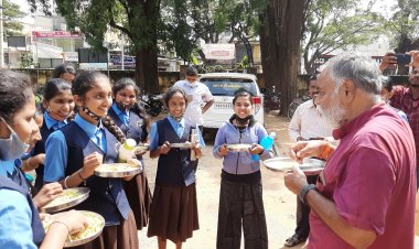 ಅ. 25 ರಿಂದ ರಾಜ್ಯಾದ್ಯಂತ ಪೂರ್ಣ ಪ್ರಮಾಣದ ಶಾಲೆ: ವಿದ್ಯಾರ್ಥಿಗಳೊಂದಿಗೆ ಬಿಸಿಯೂಟ ಸವಿದ ಸಚಿವ ಬಿ.ಸಿ. ನಾಗೇಶ್