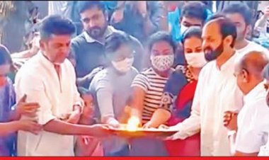 ಪುನೀತ್ಗೆ ಹಾಲು ತುಪ್ಪ ಎರೆದ ಕುಟುಂಬದವರು ಇಂದಿನಿಂದ  ಸಾರ್ವಜನಿಕರಿಗೆ ಅಪ್ಪು ಸಮಾಧಿ ದರ್ಶನಕ್ಕೆ ಅವಕಾಶ