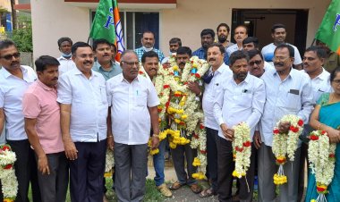 ಗುಬ್ಬಿ ಎಪಿಎಂಸಿ ಚುನಾವಣೆ: ಅಧ್ಯಕ್ಷರಾಗಿ ಎನ್.ಲಕ್ಷ್ಮೀರಂಗಯ್ಯ,   ಉಪಾಧ್ಯಕ್ಷರಾಗಿ ತಿಮ್ಮರಾಜು ಅವಿರೋಧ ಆಯ್ಕೆ