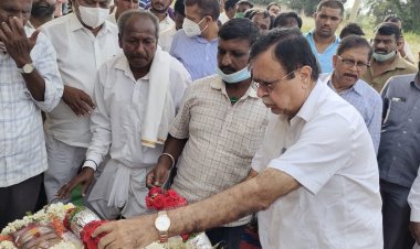 ಡಾ.ಜಿ.ಪರಮೇಶ್ವರ ಸಹೋದರಿಯ ಅಂತಿಮ ದರ್ಶನ ಪಡೆದ ಕೆ.ಎನ್.ರಾಜಣ್ಣ