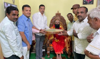 ಎಂ.ಎಲ್.ಸಿ.ಕಾಂಗ್ರೆಸ್ ಅಭ್ಯರ್ಥಿ ರಾಜೇಂದ್ರ ಬಾಳೆಹೊನ್ನೂರು ಶಾಖಾ ಮಠಕ್ಕೆ ಭೇಟಿ