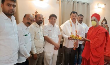 ಶ್ರೀ ಸಿದ್ದಲಿಂಗ ಸ್ವಾಮೀಜಿಯವರ ಆಶೀರ್ವಾದ ಪಡೆದ ಆರ್.ರಾಜೇಂದ್ರ, ನೂತನ ಎಂಎಲ್ಸಿ