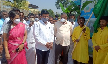 ವಿವಿಧೆಡೆ 'ಜಿಲ್ಲಾಧಿಕಾರಿಗಳ ನಡೆ ಹಳ್ಳಿ ಕಡೆ'   ಜನರ ಸಮಸ್ಯೆಗಳನ್ನು ಇತ್ಯರ್ಥಪಡಿಸಲು ಉತ್ತಮ ವೇದಿಕೆ