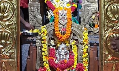 ಹಳ್ಳಿ ಹೈದನ ನೂರೆಂಟು ನೆನಪು-7   ಸಿ.ಚಿಕ್ಕಣ್ಣ, ಐಎಎಸ್(ವಿ)   (ಹಿಂದಿನ ‘ಕಿನ್ನರಿ’ಯಿಂದ)   ಸ್ಟೇಜ್ ಮೇಲಕ್ಕೆ ಛಂಗನೆ ಹಾರಿದ ರಕ್ತ ಬೀಜಾಸುರ !