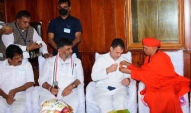 ಬಿಜೆಪಿಯಿಂದ ಜನರ ವಿಭಜನೆ- ರಾಹುಲ್ , ಮುರುಘಾಮಠಕ್ಕೆ ರಾಹುಲ್ ಭೇಟಿ