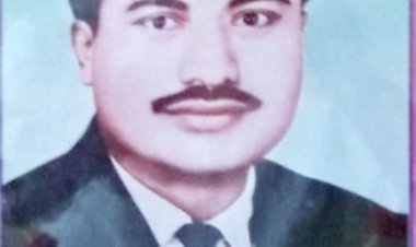 ಹಳ್ಳಿ ಹೈದನ ನೂರೆಂಟು ನೆನಪು- ಸಿ.ಚಿಕ್ಕಣ್ಣಐಎಎಸ್     ಪ್ರೇಮವೋಅಥವಾಮೋಹವೋ..,