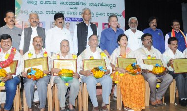 ಇನ್ನು ಮುಂದೆ ಕನ್ನಡಸಮಾರಂಭಗಳಲ್ಲಿ   ಮುದ್ರಿತ ನಾಡ ಗೀತೆ ಬೇಡ: ಬರಗೂರು