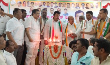 ಜೆಡಿಎಸ್ ಬಿಜೆಪಿಯ ಬಿ ಟೀಮ್: ಮಯೂರ ಜಯಕುಮಾರ್  ಮಧುಗಿರಿಯಲ್ಲಿ ಬ್ಲಾಕ್ ಕಾಂಗ್ರೆಸ್ ಪದಾಧಿಕಾರಿಗಳ ಸಭೆ
