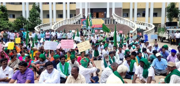 ರೈತ , ಭೂಮಿ ಮತ್ತು ಕಾರ್ಪೋರೇಟ್ ಬಂಡವಾಳ ಕೃಷಿ ಆಧಾರಿತ ದೇಶದಲ್ಲಿ ಕೃಷಿ ಭೂಮಿಯೇ ಮಾಯವಾಗುತ್ತಿರುವ ಆತಂಕಗಳ ನಡುವೆ