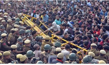   ಯುವ ಸಮಾಜದ ಗುರಿ ಆದ್ಯತೆ ಮತ್ತು ಜವಾಬ್ದಾರಿ ಅನುಕರಣೀಯ ಸಮಕಾಲೀನ ಮಾದರಿಗಳಿಲ್ಲದ ಸಮಾಜದಲ್ಲಿ ಯುವ ಸಮಾಜದ ಪಯಣ