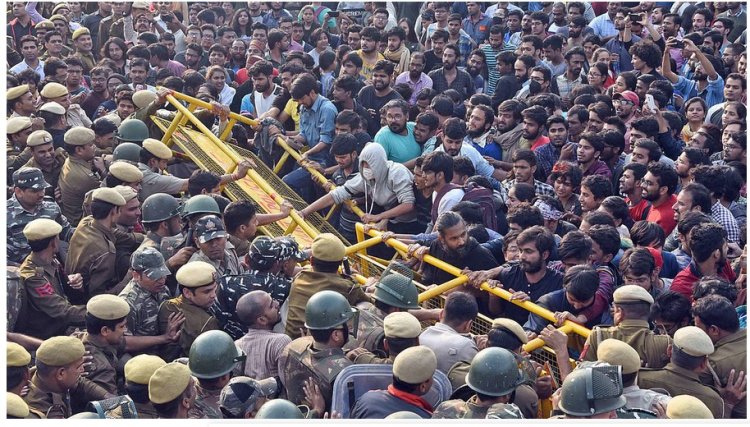   ಯುವ ಸಮಾಜದ ಗುರಿ ಆದ್ಯತೆ ಮತ್ತು ಜವಾಬ್ದಾರಿ ಅನುಕರಣೀಯ ಸಮಕಾಲೀನ ಮಾದರಿಗಳಿಲ್ಲದ ಸಮಾಜದಲ್ಲಿ ಯುವ ಸಮಾಜದ ಪಯಣ