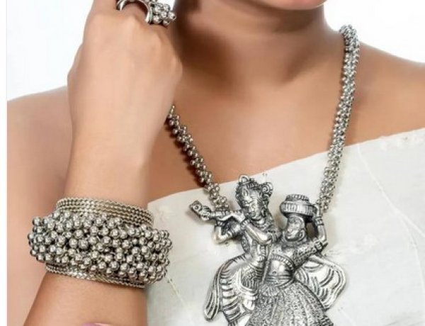 ಬೆಳ್ಳಿ ಬೆಲೆಯೂ ಏರುತ್ತಿದೆ ದಾಖಲೆಗಳನ್ನು ಮುರಿದು..,!