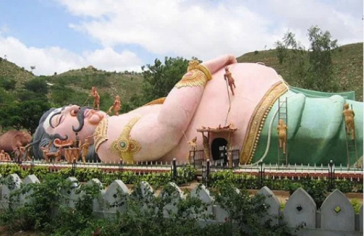 ಕುಂಭಕರ್ಣನನ್ನು ಈ ರೀತಿ ಮಲಗಿಸಲಾಗಿ...