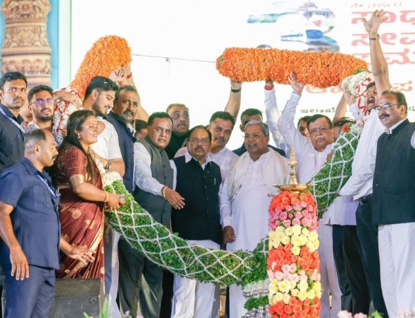 ಸಾಧನಾ ಸಮಾವೇಶ ಮುಗಿಯಿತಲ್ಲ ಜನರ ಸಮಸ್ಯೆಗಳತ್ತ ಗಮನ ಹರಿಸಿ