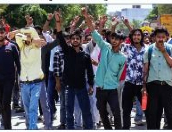 ದುಡಿಯುವ ವರ್ಗಗಳ ಅನಿಶ್ಚಿತ ಬದುಕು ಮತ್ತು ಮಾರುಕಟ್ಟೆ  ಉದ್ಯೋಗ ಮರೀಚಿಕೆಯಾದಾಗ ಯುವ ಜನಾಂಗದ ನಾಳೆಗಳು ಆತಂಕದ ಕೂಪಗಳಾಗುತ್ತವೆ