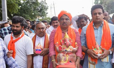 ವಿದ್ಯಾಬುದ್ಧಿಯ ಚೌಕದಿಂದ ಬೀದಿ ಜಗಳದ ಅಂಗಳಕ್ಕೆ                                                                                                                                              ಗಣದೈವವನ್ನು ಗಣ ವಿಭಜನೆಯ ಅಸ್ತ್ರವನ್ನಾಗಿ ಬಳಸುವ ರಾಜಕೀಯ